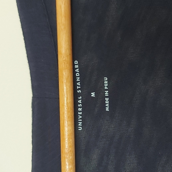 Universal Standard Lightweight VNeck Cardigan with Front Pockets Vanity… - Picture 5 of 7